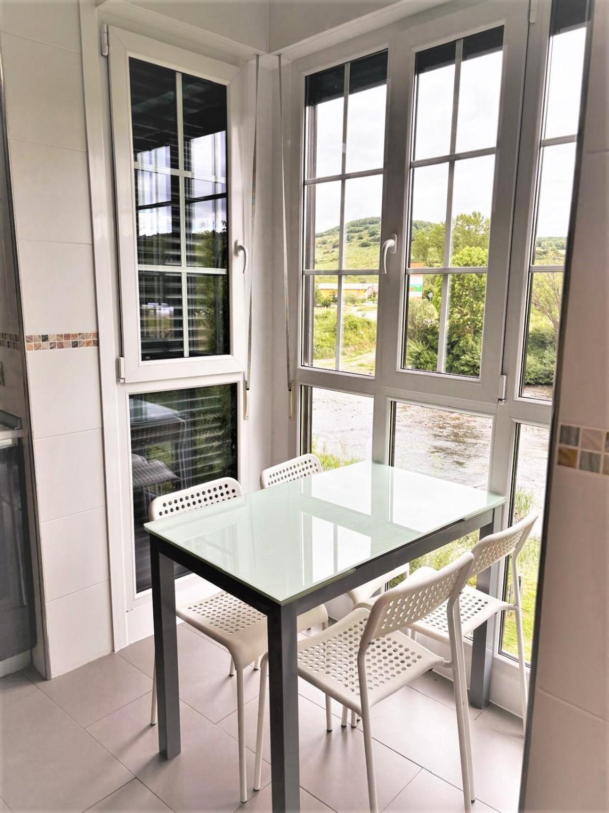 Apartamentos Del Pisuerga Cervera De Pisuerga Eksteriør billede